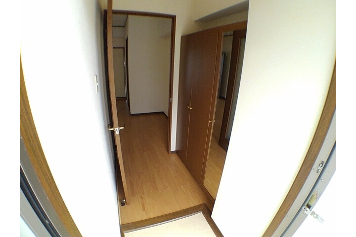 2LDK Apartment, Japan — image 10