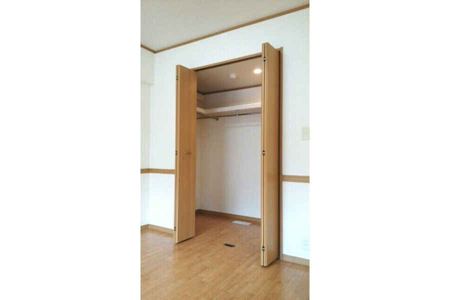 1LDK Apartment, Japan — image 2
