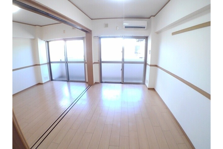 1LDK Apartment, Japan — image 2