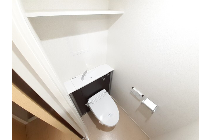 1K Apartment, Japan — image 9