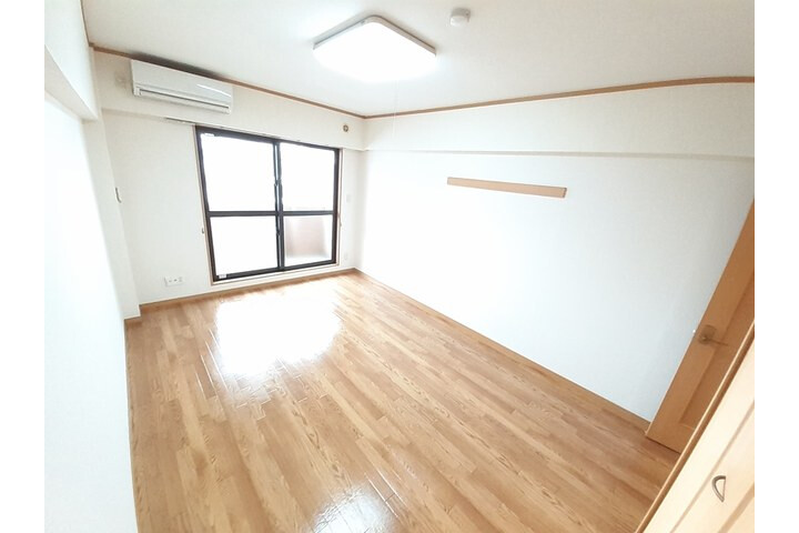 1K Apartment, Japan — image 3