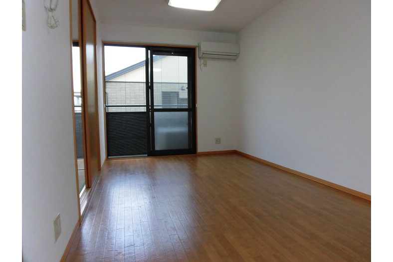 2DK Apartment, Japan — image 5