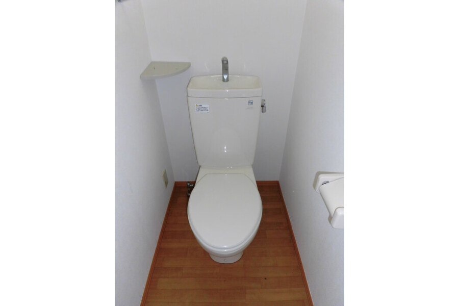 2DK Apartment, Japan — image 9
