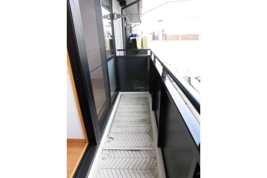 2DK Apartment, Japan — image 12