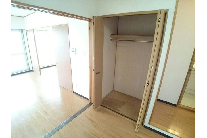 2DK Apartment, Japan — image 4