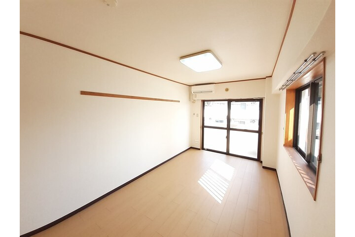 1R Apartment, Japan — image 2