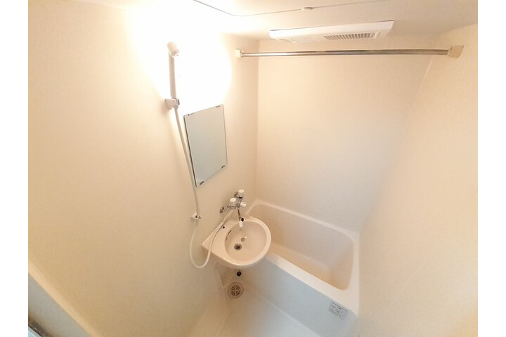 1R Apartment, Japan — image 8