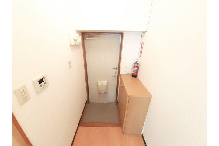 1R Apartment, Japan — image 11