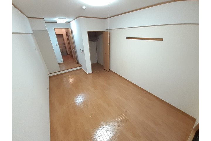 1R Apartment, Japan — image 2