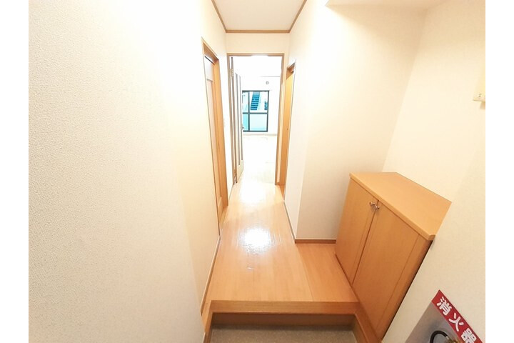 1R Apartment, Japan — image 9