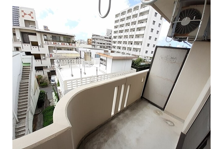 1R Apartment, Japan — image 12