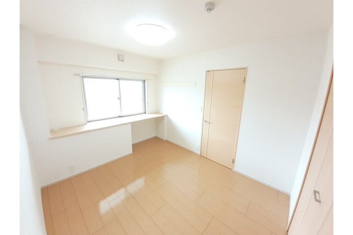 2LDK Apartment, Japan — image 5