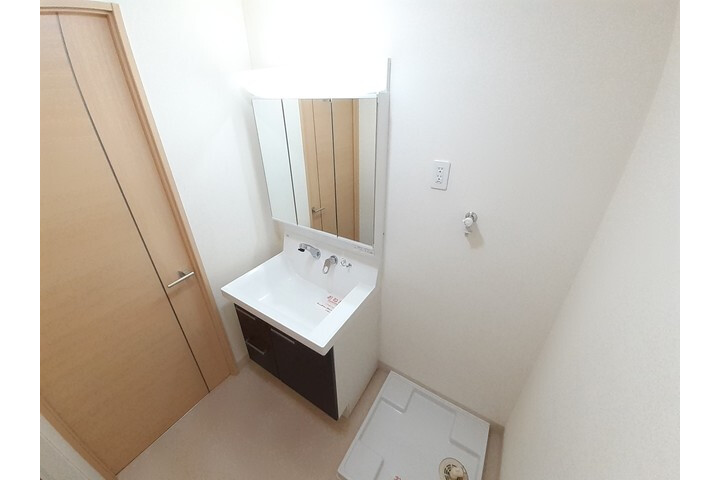 2LDK Apartment, Japan — image 7