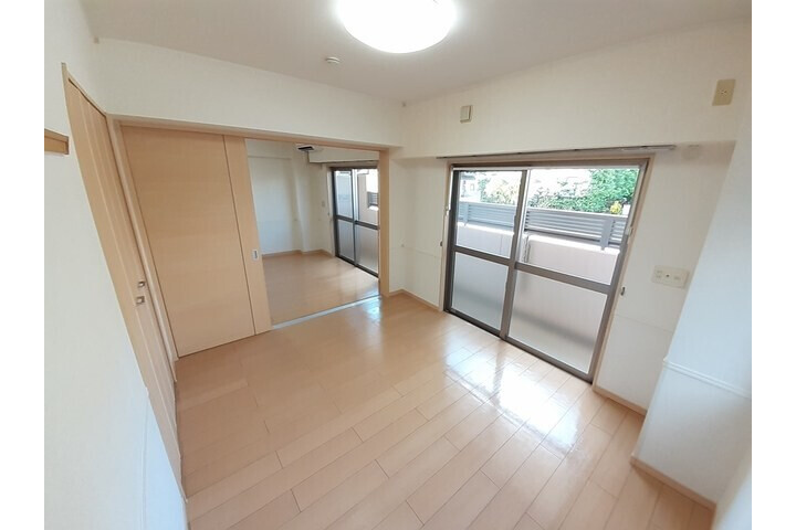 2LDK Apartment, Japan — image 2