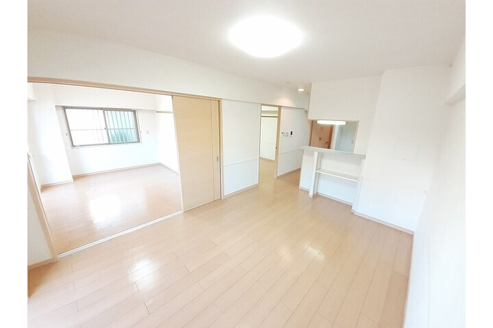 2LDK Apartment, Japan — image 5