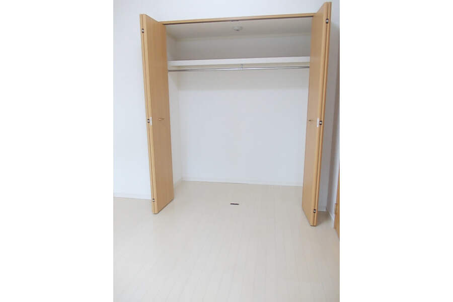 3LDK Apartment, Japan — image 4
