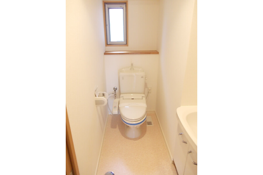 3LDK Apartment, Japan — image 9