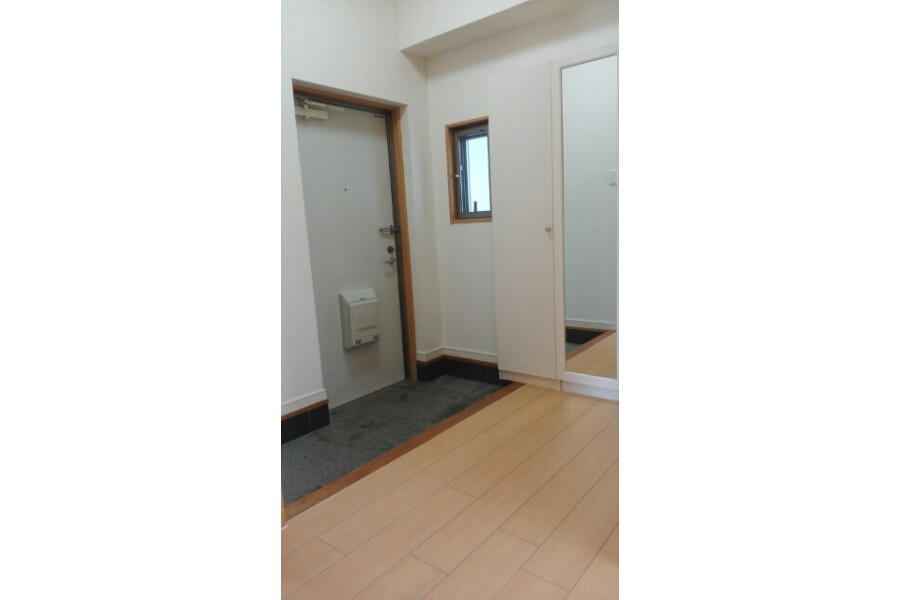 3LDK Apartment, Japan — image 10