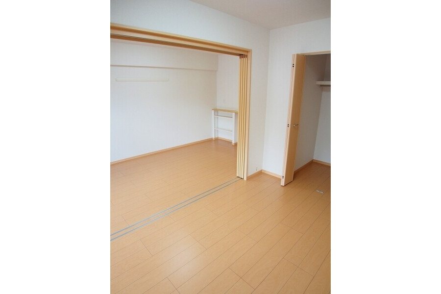 1LDK Apartment, Japan — image 2