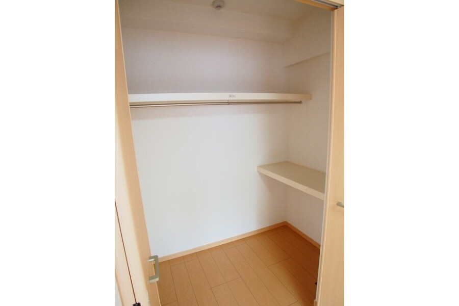 1LDK Apartment, Japan — image 5