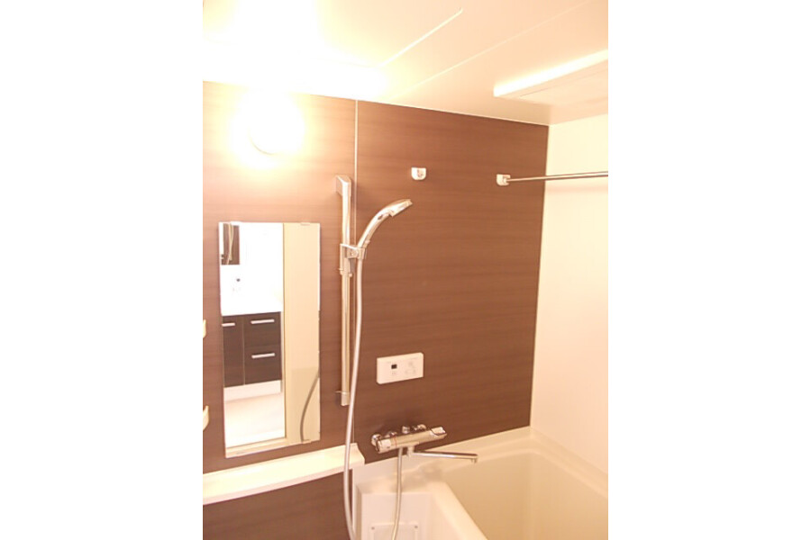 2LDK Apartment, Japan — image 9