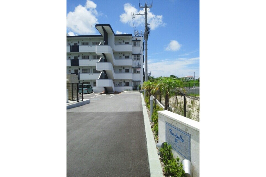 2LDK Apartment, Japan — image 13