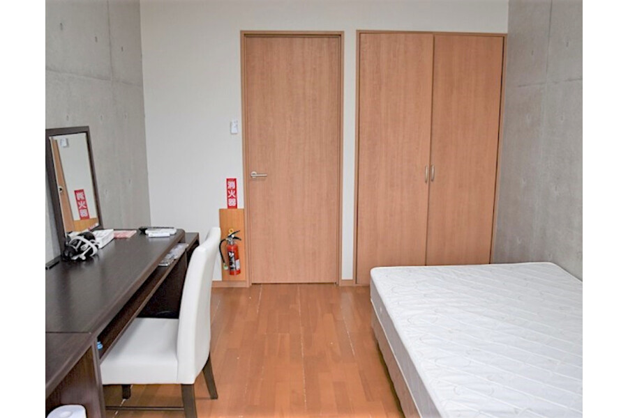 1K Apartment, Japan — image 3