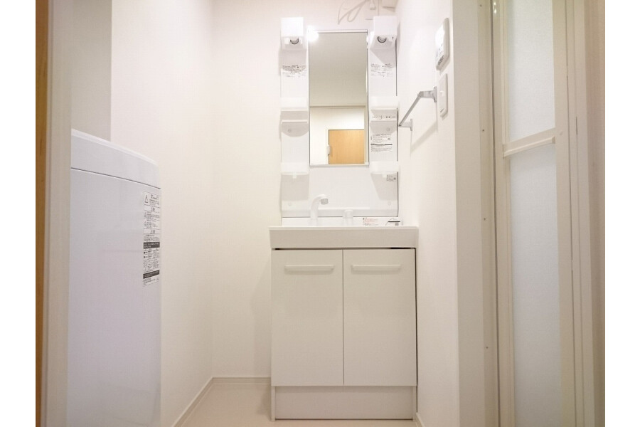 1K Apartment, Japan — image 7