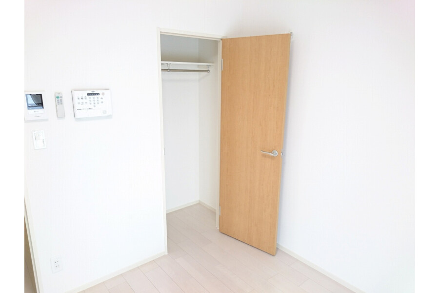 1K Apartment, Japan — image 11