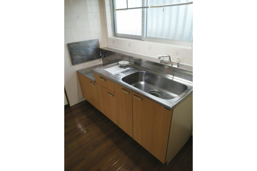 2LDK Apartment, Japan — image 4