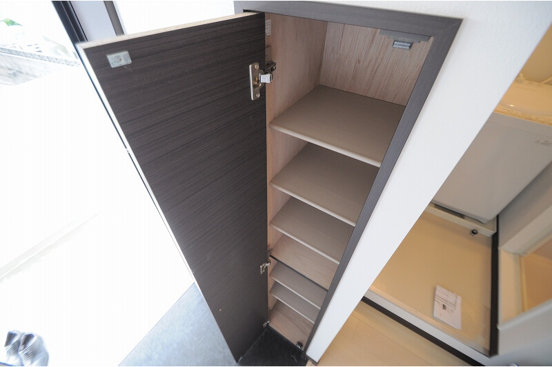 1K Apartment, Japan — image 8