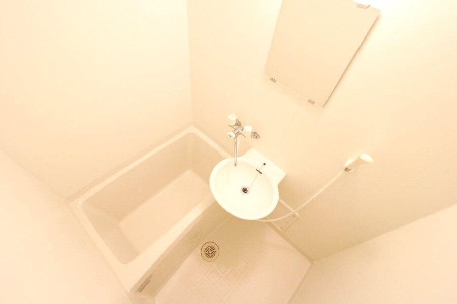 1K Apartment, Japan — image 7