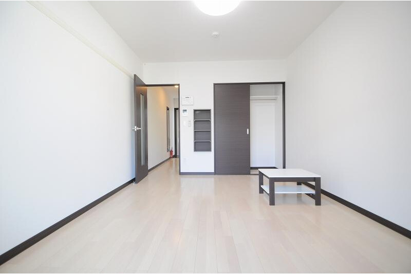 1K Apartment, Japan — image 2