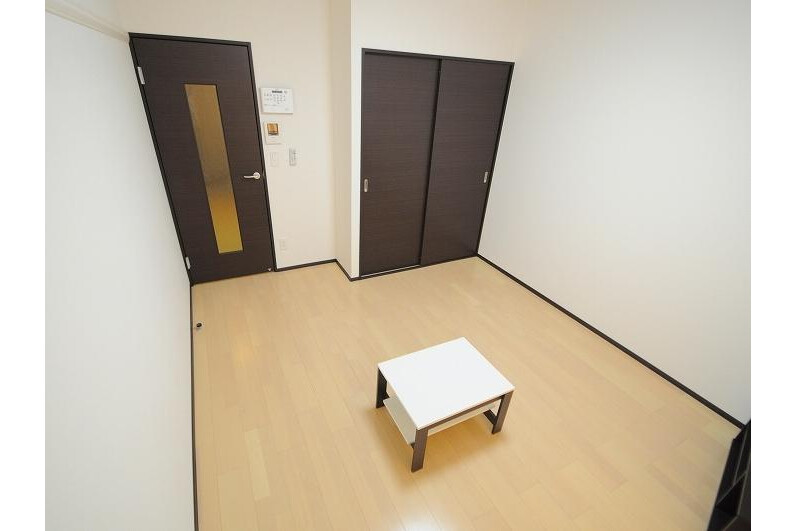 1K Apartment, Japan — image 2