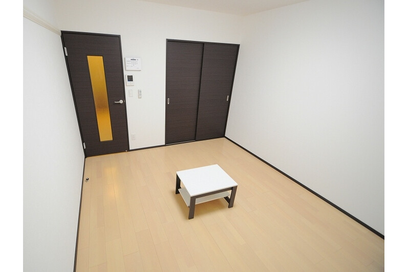 1K Apartment, Japan — image 2