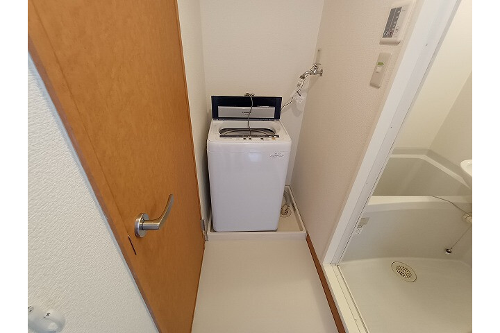 1K Apartment, Japan — image 6