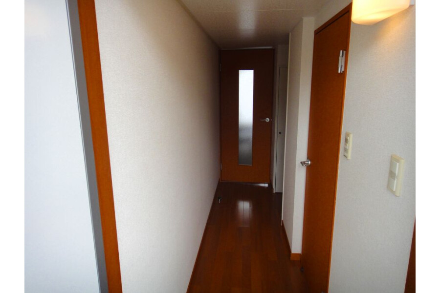1K Apartment, Japan — image 8