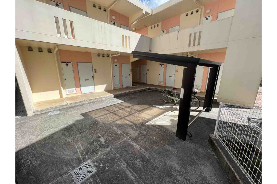 1K Apartment, Japan — image 12