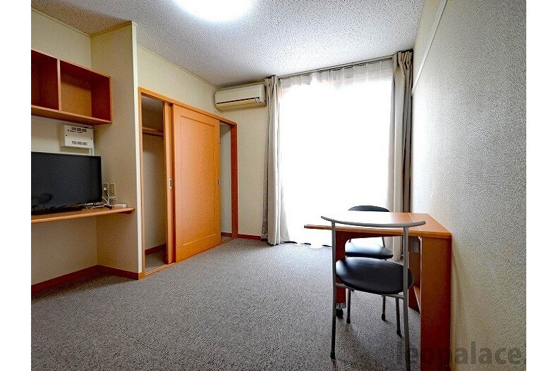 1K Apartment, Japan — image 3