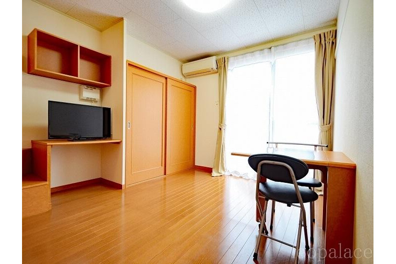 1K Apartment, Japan — image 3