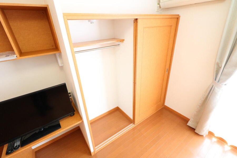1K Apartment, Japan — image 5