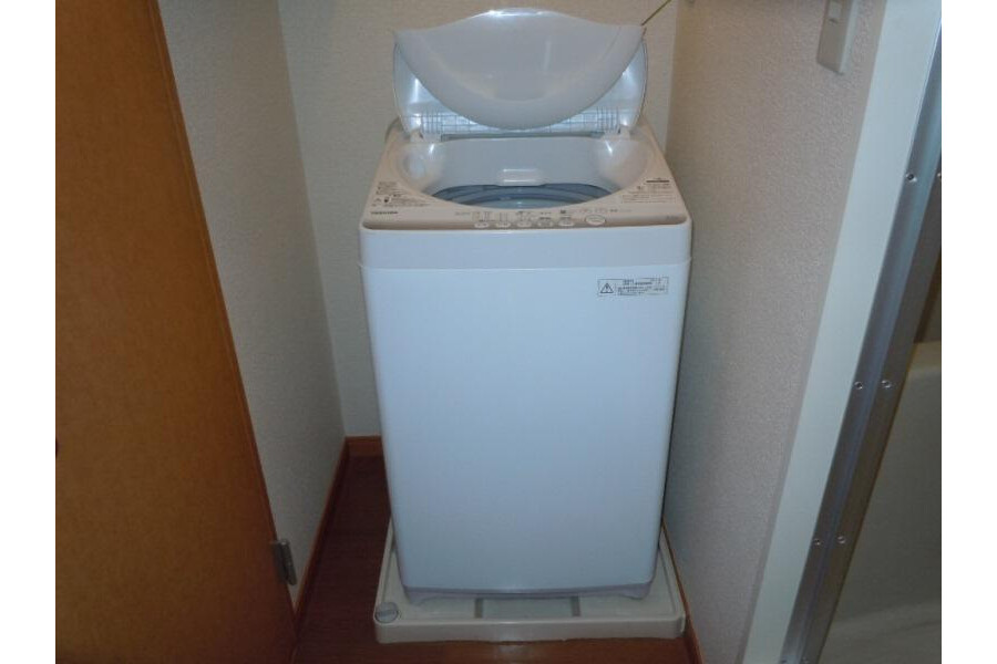 1K Apartment, Japan — image 8