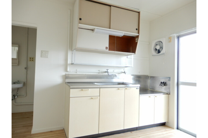 2DK Apartment, Japan — image 7