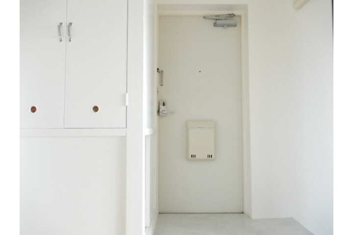 2DK Apartment, Japan — image 13
