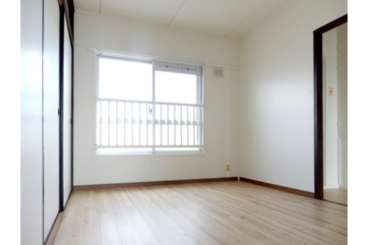 2DK Apartment, Japan — image 15