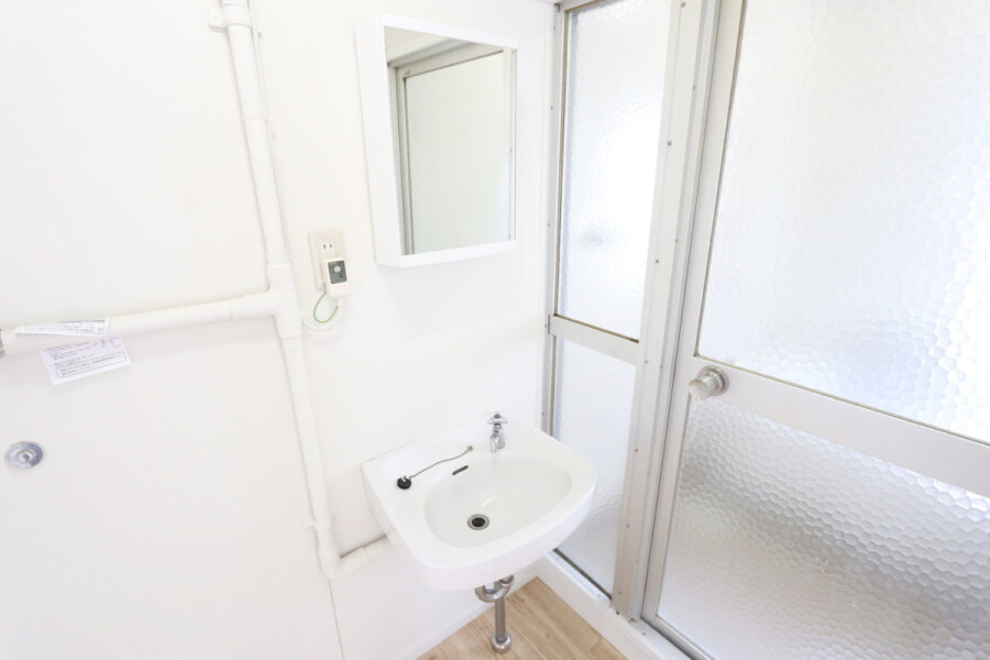 2DK Apartment, Japan — image 10
