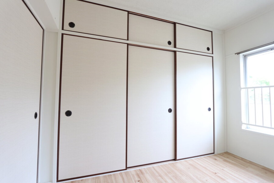 2DK Apartment, Japan — image 11