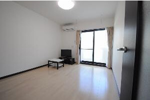 1K Apartment, Japan — image 4