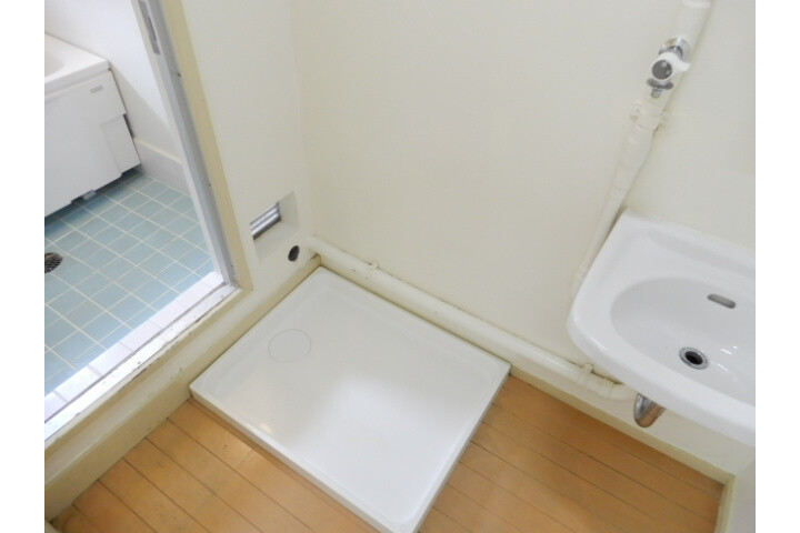 2DK Apartment, Japan — image 17