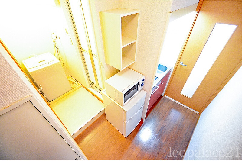1K Apartment, Japan — image 4